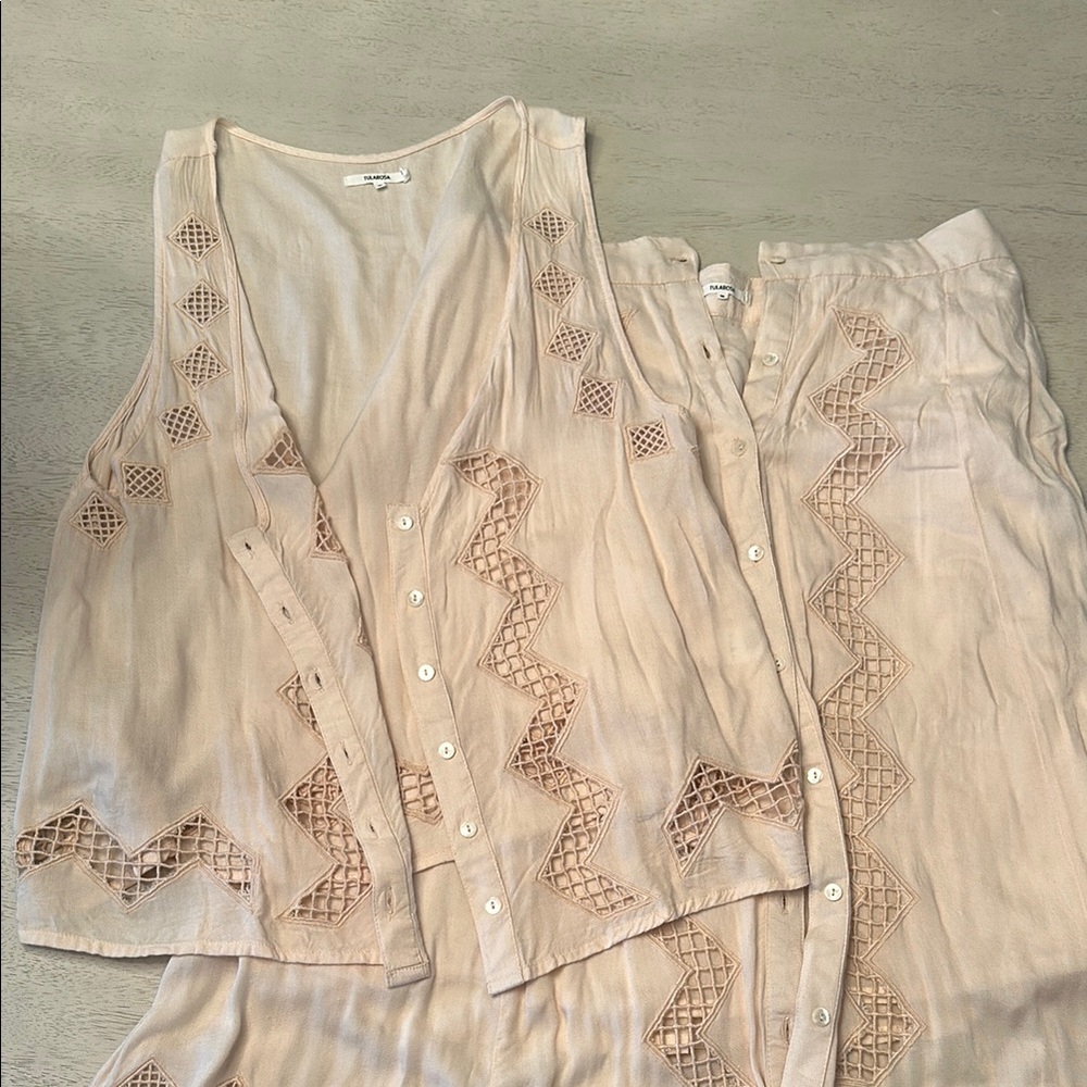 Beige Sleeveless Top and skirt Set with Geometric Patterns